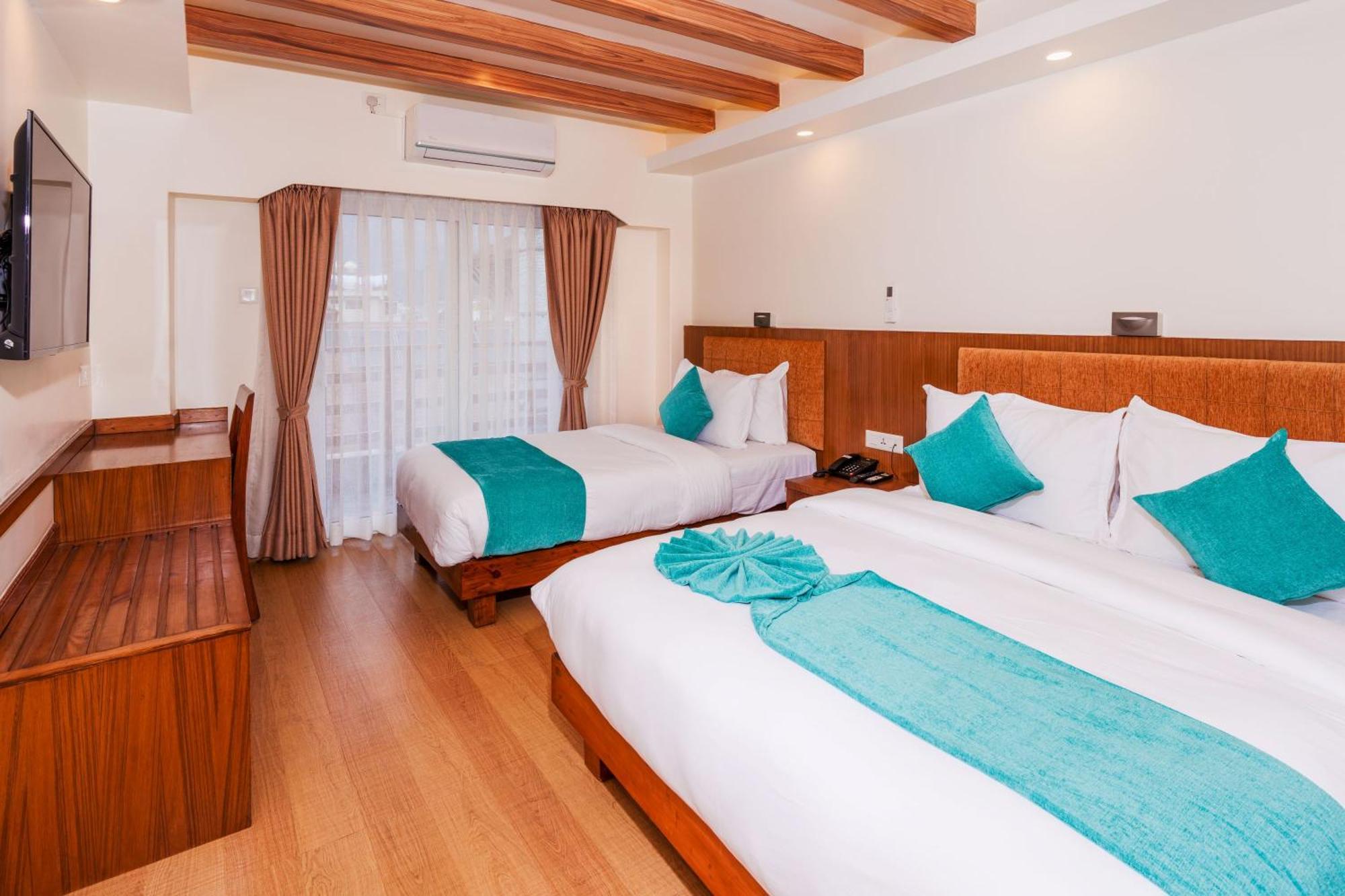 Pokhara Alpine And Springs Exterior foto