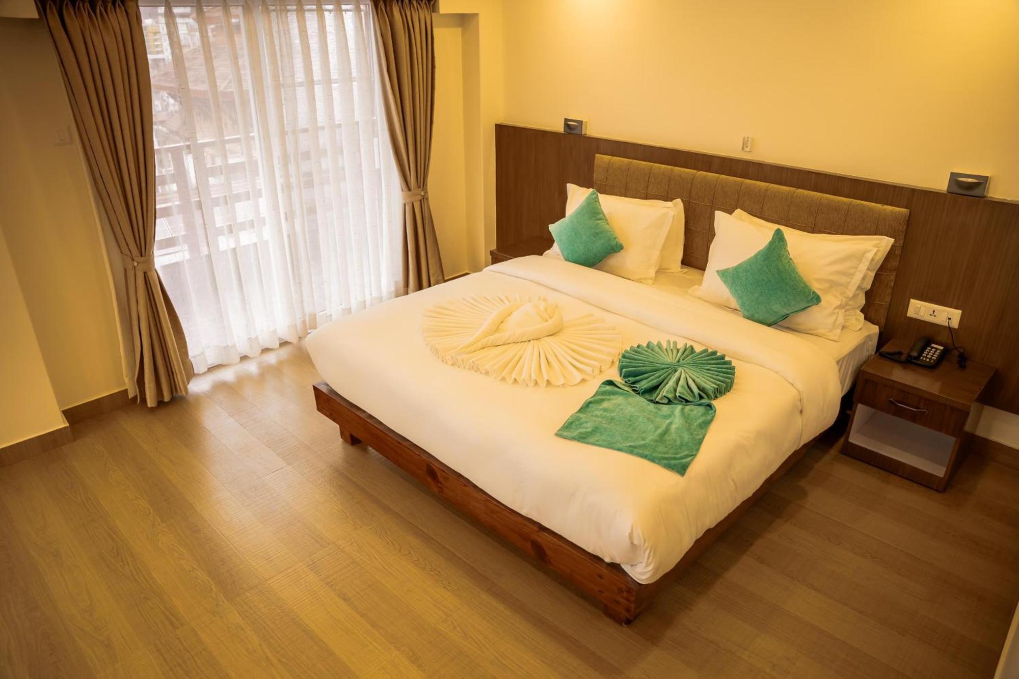 Pokhara Alpine And Springs Exterior foto