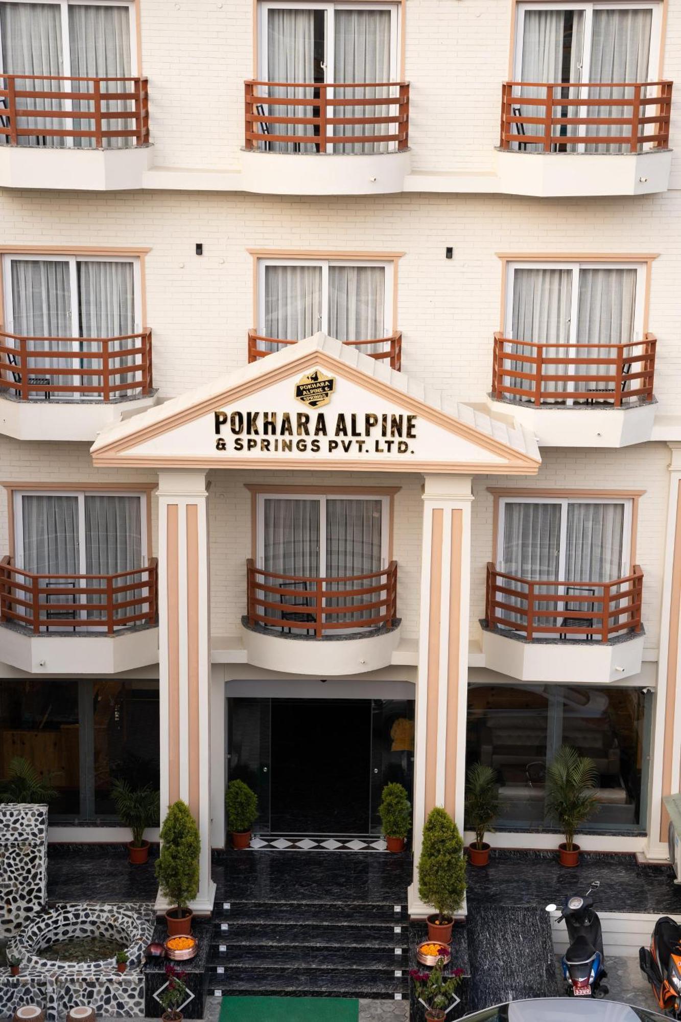 Pokhara Alpine And Springs Exterior foto
