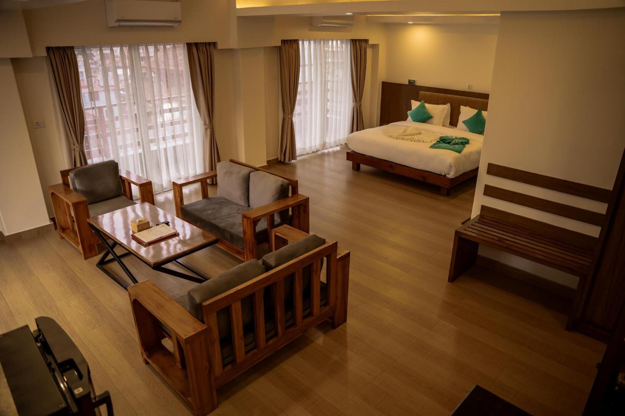 Pokhara Alpine And Springs Exterior foto