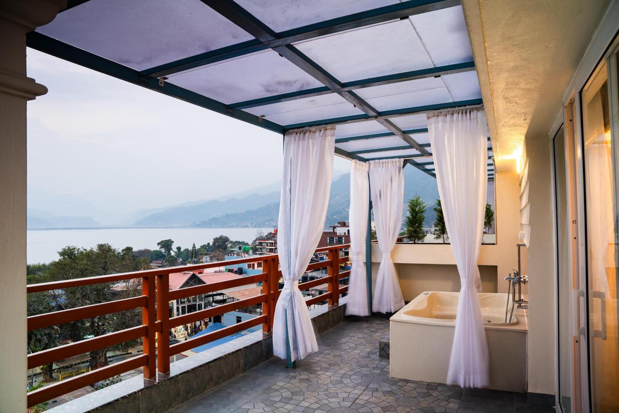 Pokhara Alpine And Springs Exterior foto