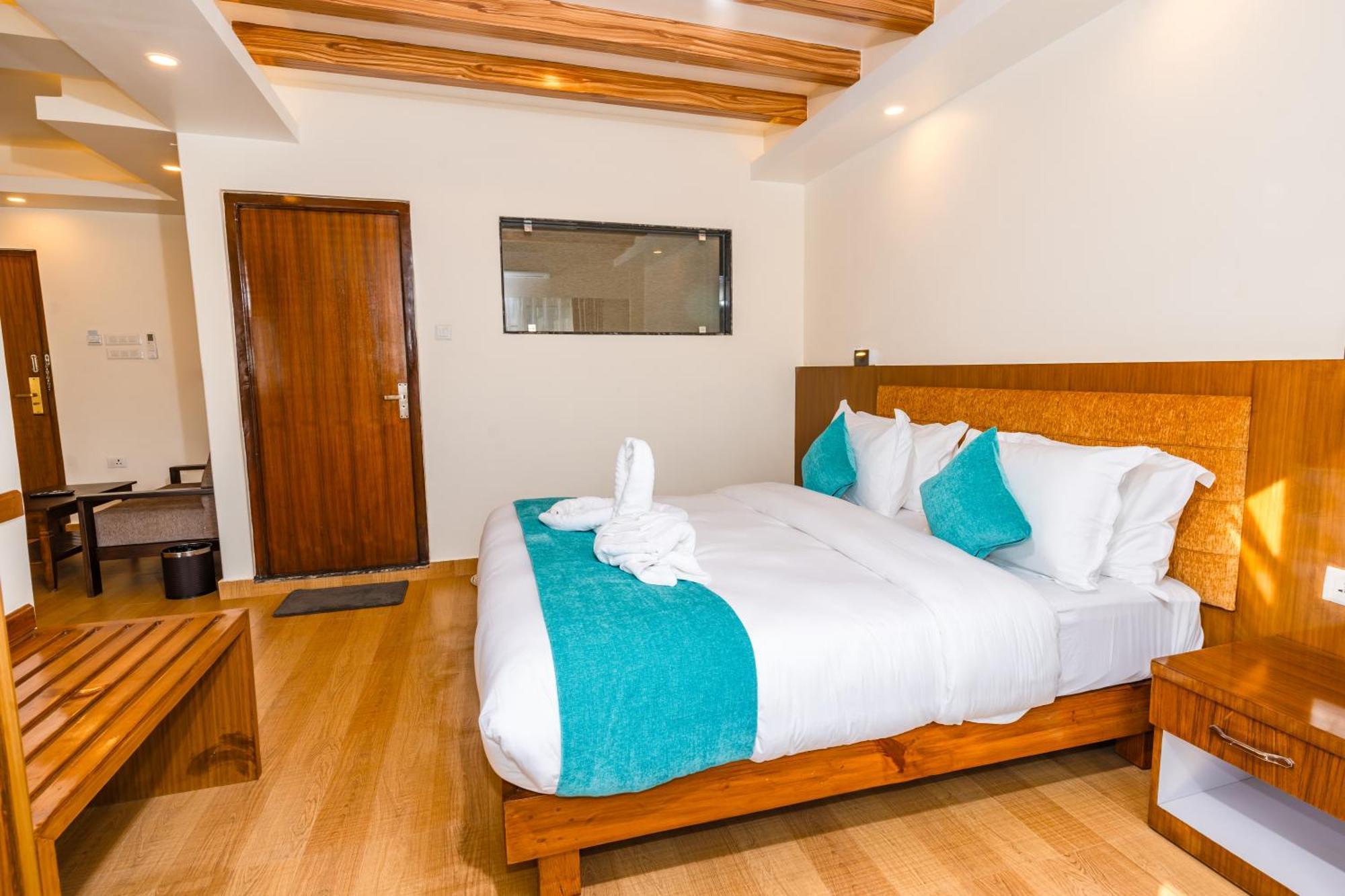 Pokhara Alpine And Springs Exterior foto