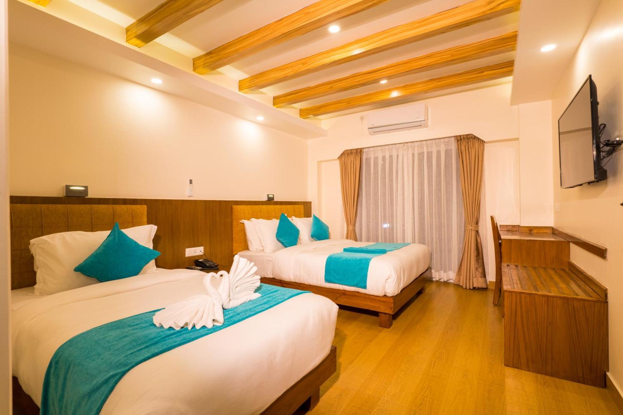 Pokhara Alpine And Springs Exterior foto