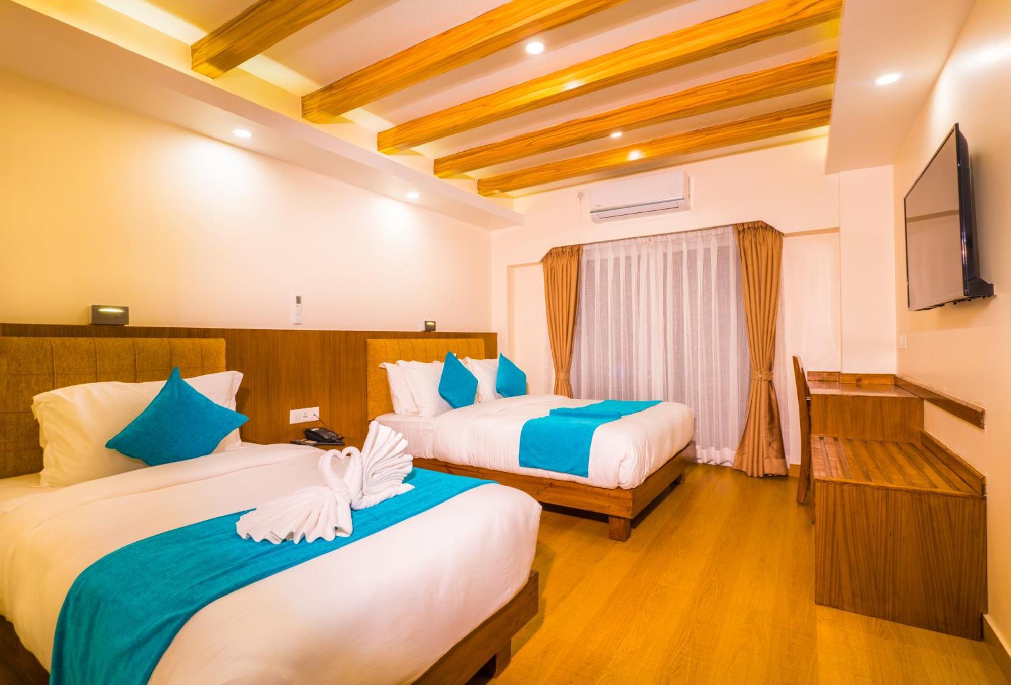Pokhara Alpine And Springs Exterior foto